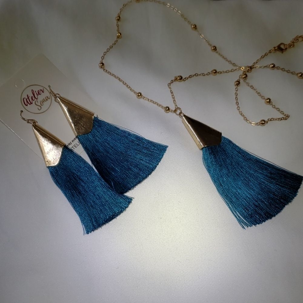 Beautiful deep Teal tassel jewelry set